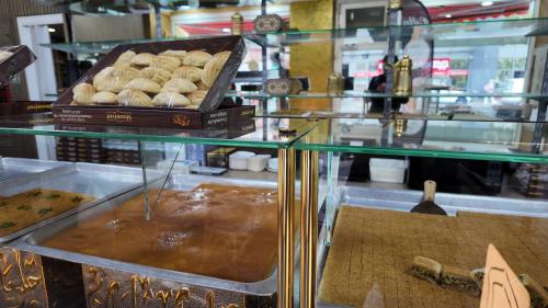 Stadtbild: Nach Vöner-Verzehr kann man Trost im Baklava finden